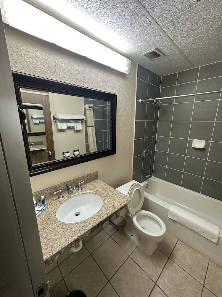 Executive inn Standard Room 2 Queen Beds 5