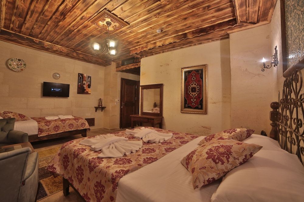 undefined Caravanserai Inn Hotel 2