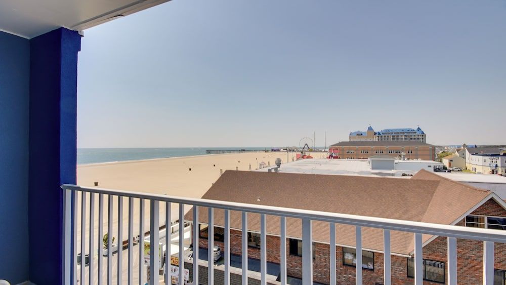 undefined Ocean 1 Hotel and Suites 8