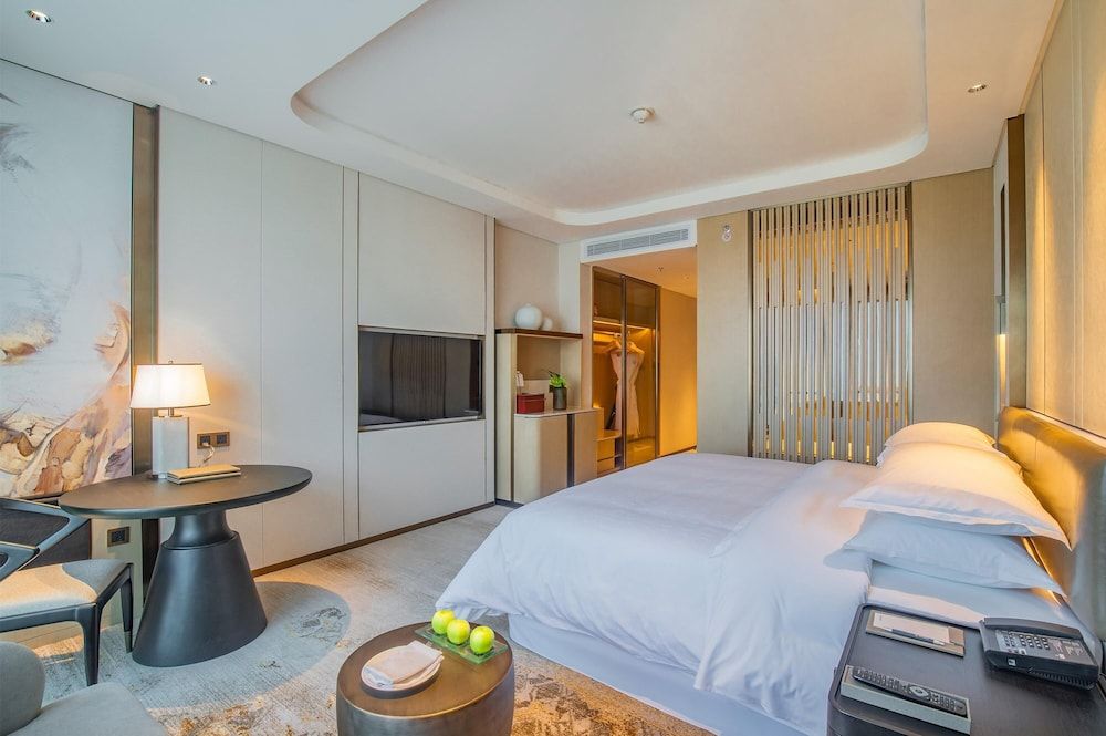 Room, 1 King Bed, City View