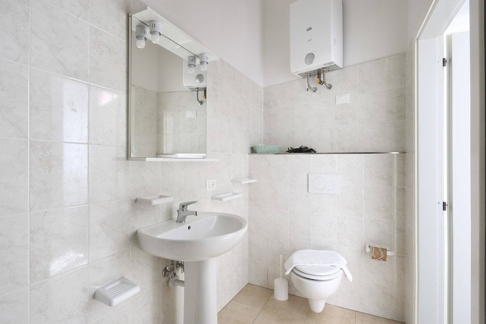 Le Grazie Apartments in Superb Location Apartment, 2 Bedrooms (Grazie 2) 23