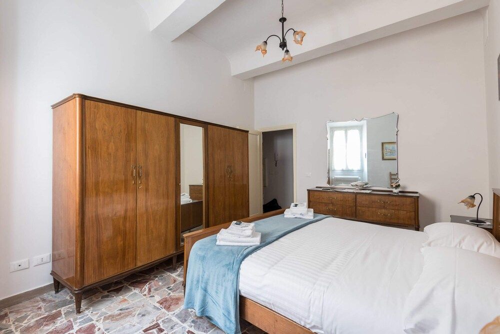 Le Grazie Apartments in Superb Location Apartment, 2 Bedrooms 15