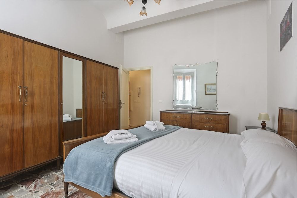 Le Grazie Apartments in Superb Location Apartment, 2 Bedrooms 5