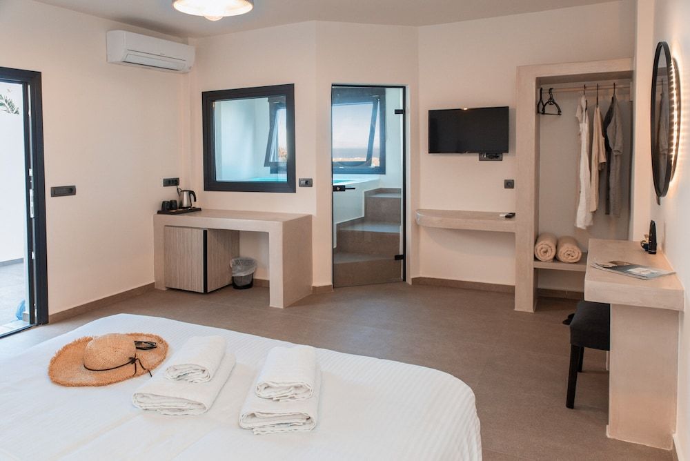 undefined North Wind Luxury Suites 4