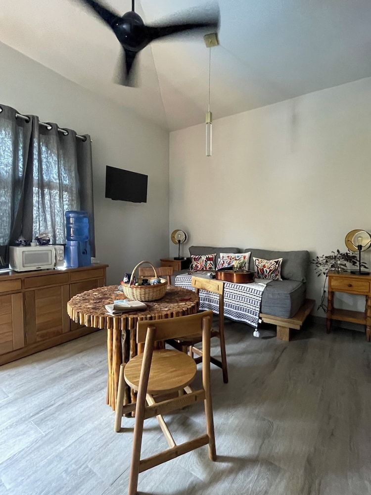 Deluxe Studio Suite