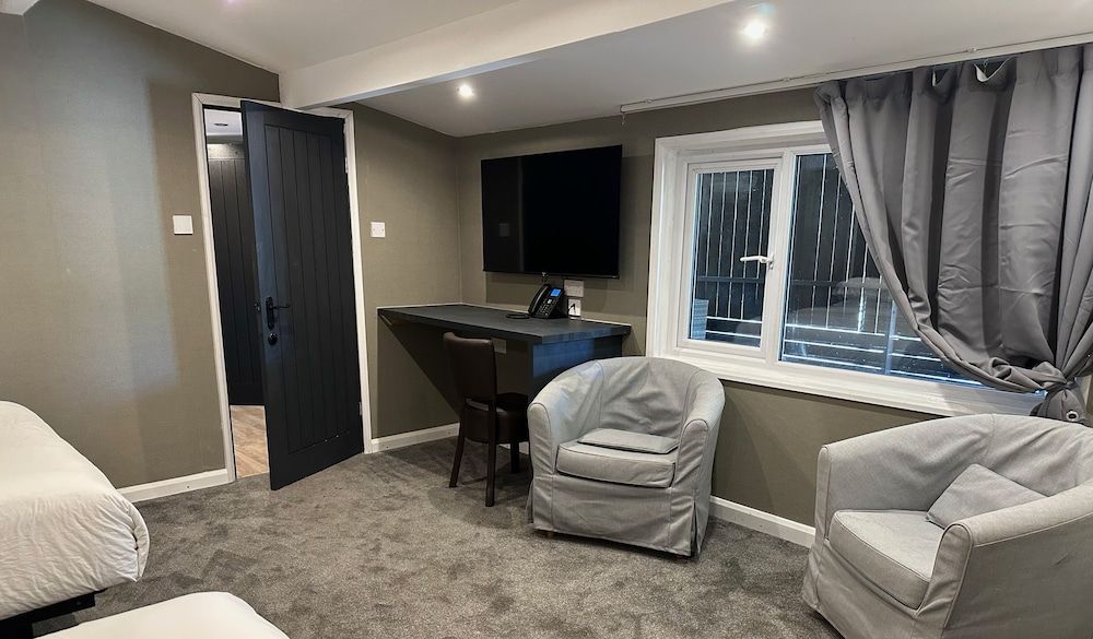 The Waterfront Lodges Family Cabin, 1 Bedroom, Terrace, Garden View 7