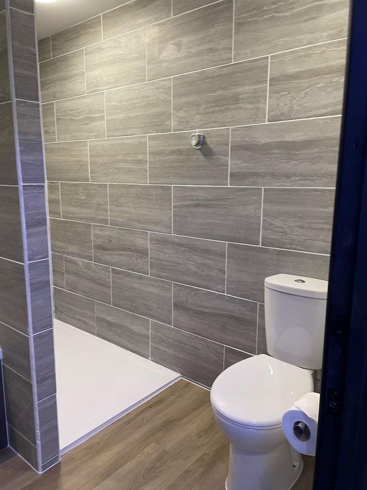 The Waterfront Lodges Premium Suite, 2 Bedrooms, Hot Tub, Lake View 7