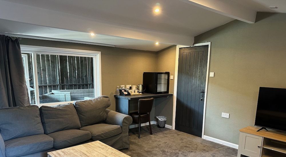 The Waterfront Lodges Family Cabin, 1 Bedroom, Terrace, Garden View 9