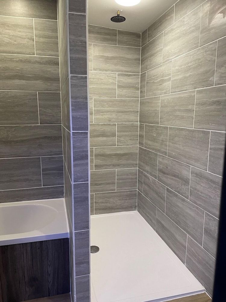 The Waterfront Lodges Premium Suite, 2 Bedrooms, Hot Tub, Lake View 5