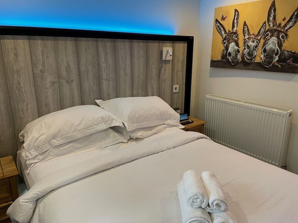 The Waterfront Lodges Premium Suite, 2 Bedrooms, Hot Tub, Lake View 2