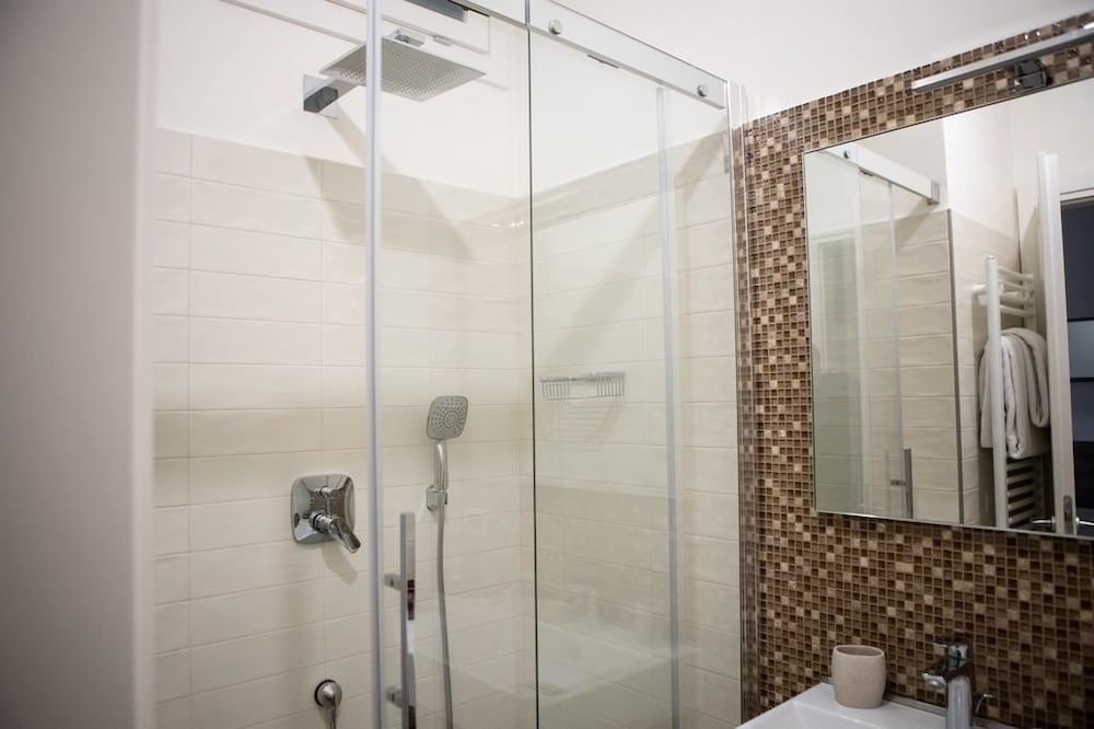 G&G Firenze Suites Classic Double or Twin Room 8