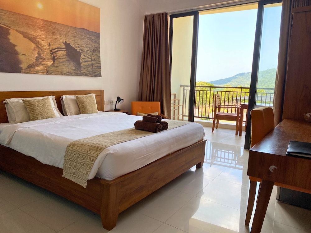 The Happinezz Hills Hotel Karimunjawa Deluxe Double Room 2