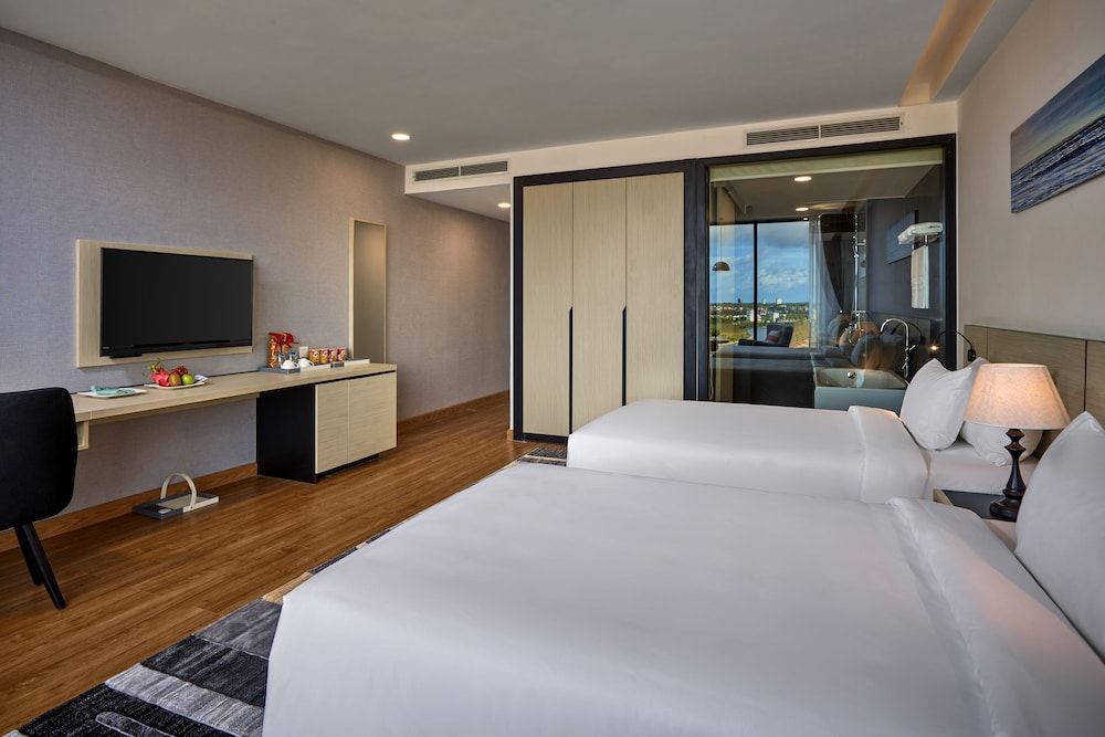 SAM Quang Binh Hotel Deluxe Twin Room 3