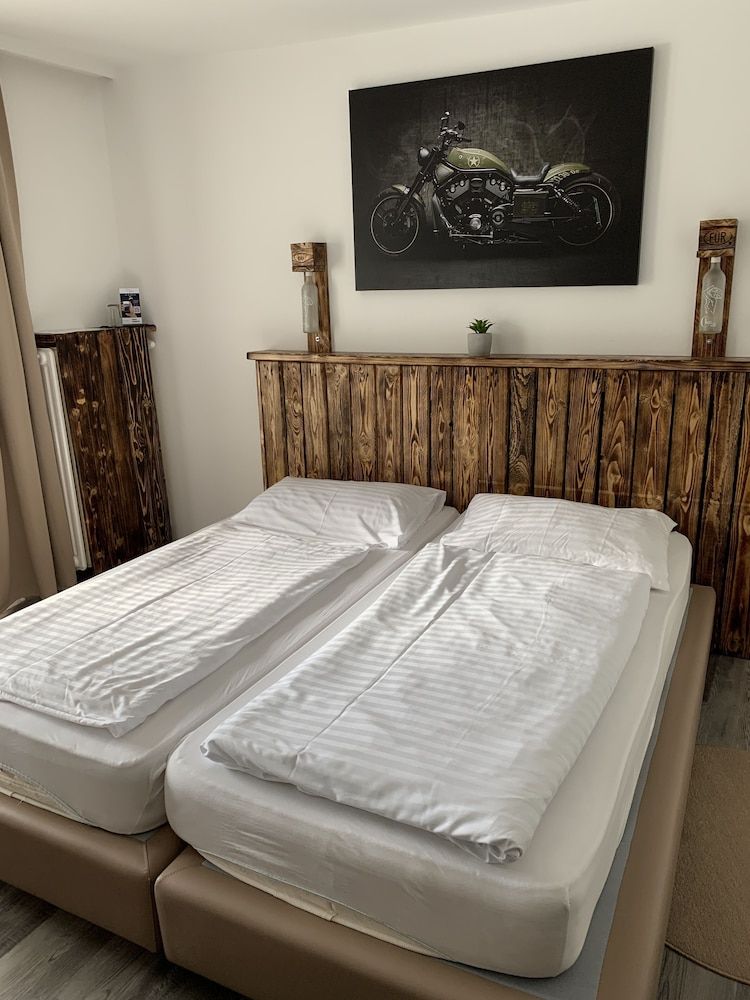 La Irmania Pension Comfort Triple Room 4