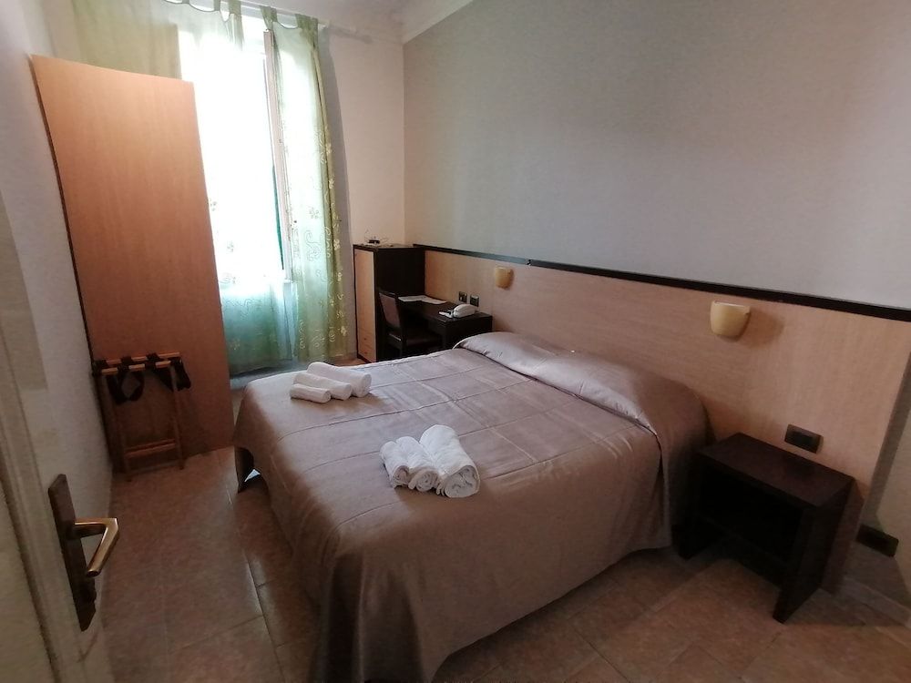 Hotel Cilene Comfort Room, 1 Queen Bed 3