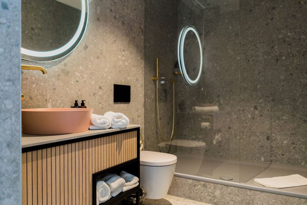 Bob W Peterhof Superior Studio 4