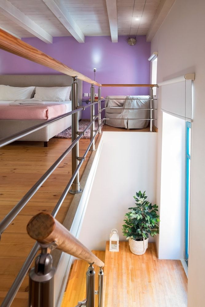 Apartment (split level)