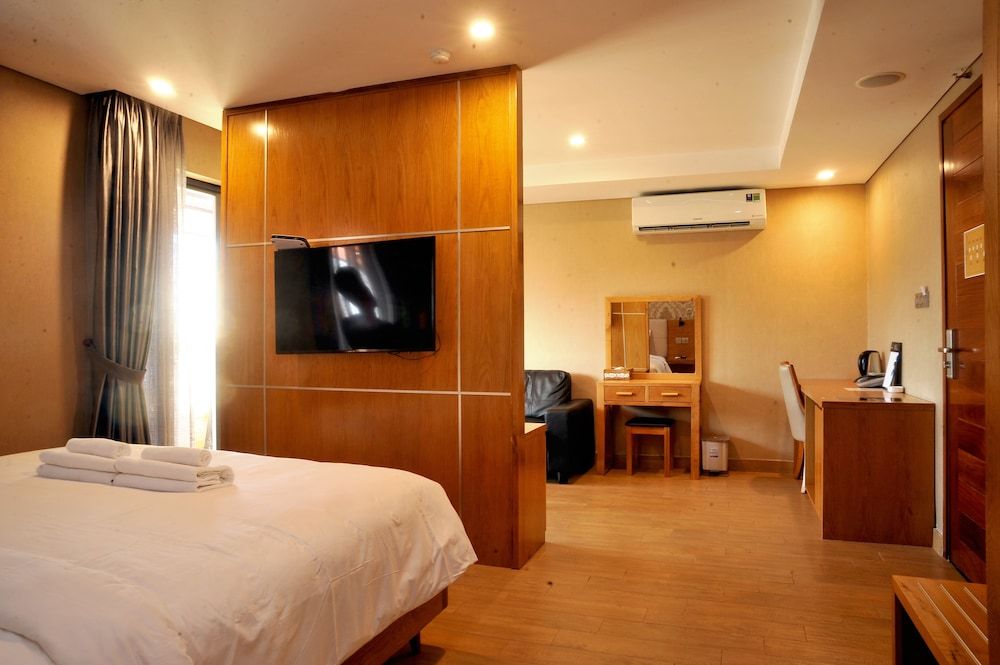 undefined Imperial Saigon Hotel 4