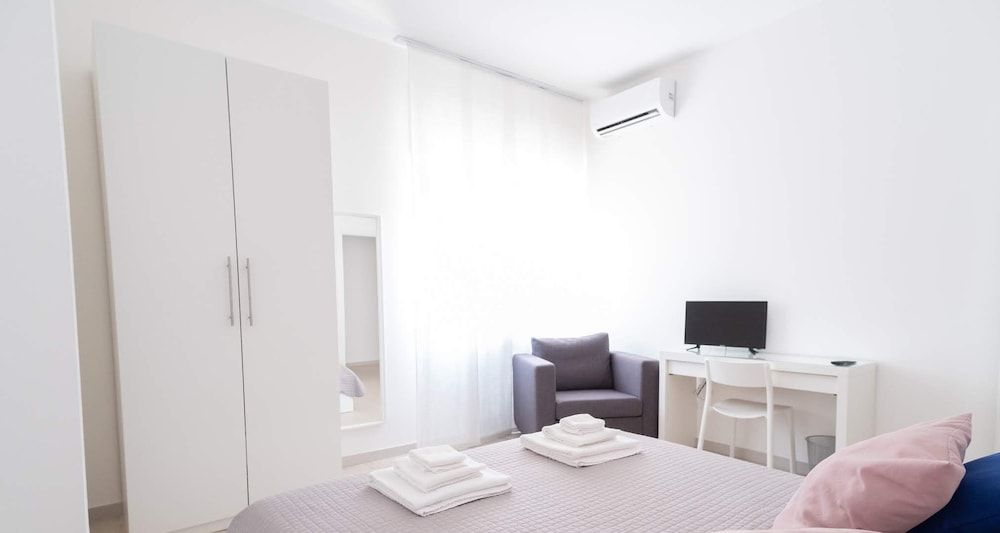 Casa Viviana - Bari Policlinico Standard Room, 1 Double Bed with Sofa bed 4