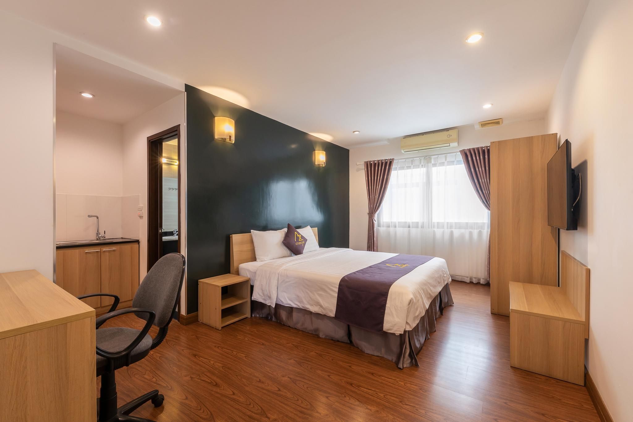 1 King Executive Kitchen Non-Smoking