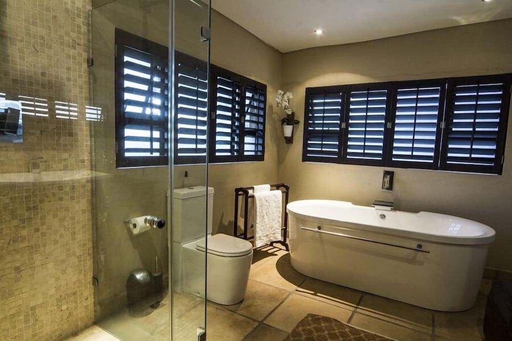 Cowrie Cove Guest House Standard Suite 4