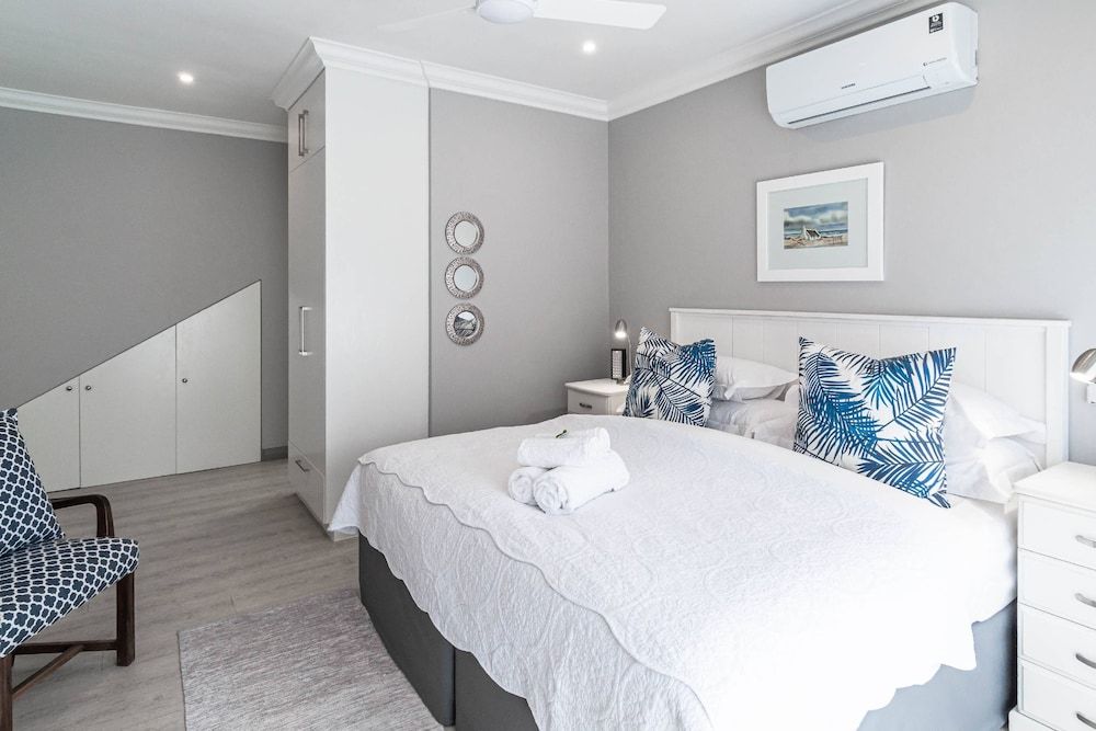 Whale Coast Ocean Villa Superior Double Room, Mountain View 2