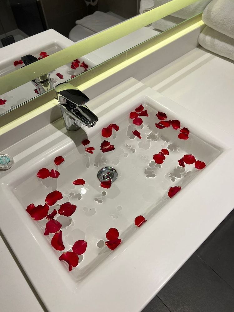 Al Hayat Hotel Deluxe Twin Room 6