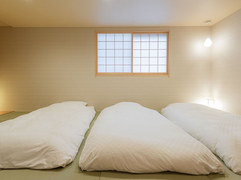 Japanese Room- Quintuple