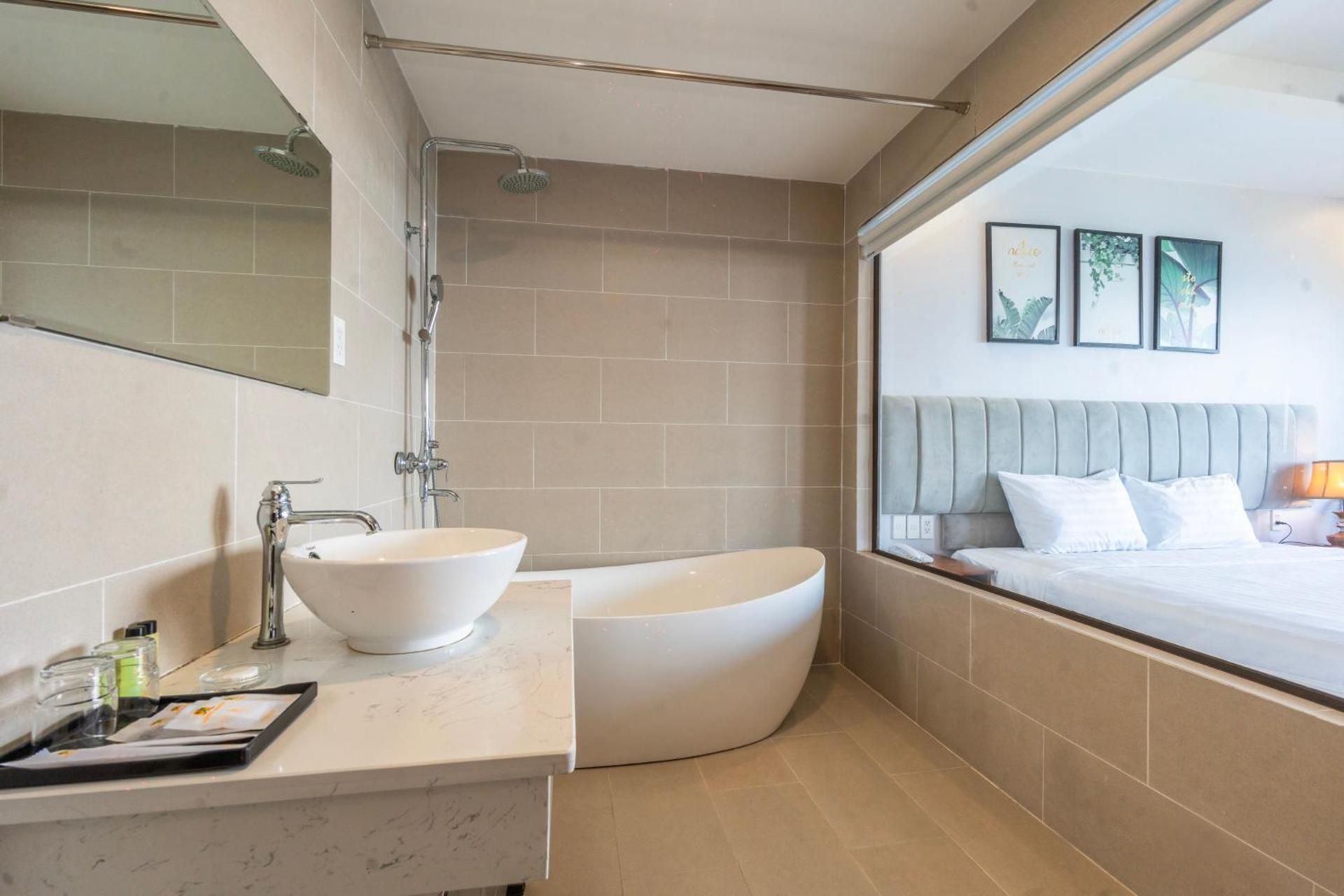 Luxury Ocean View - King