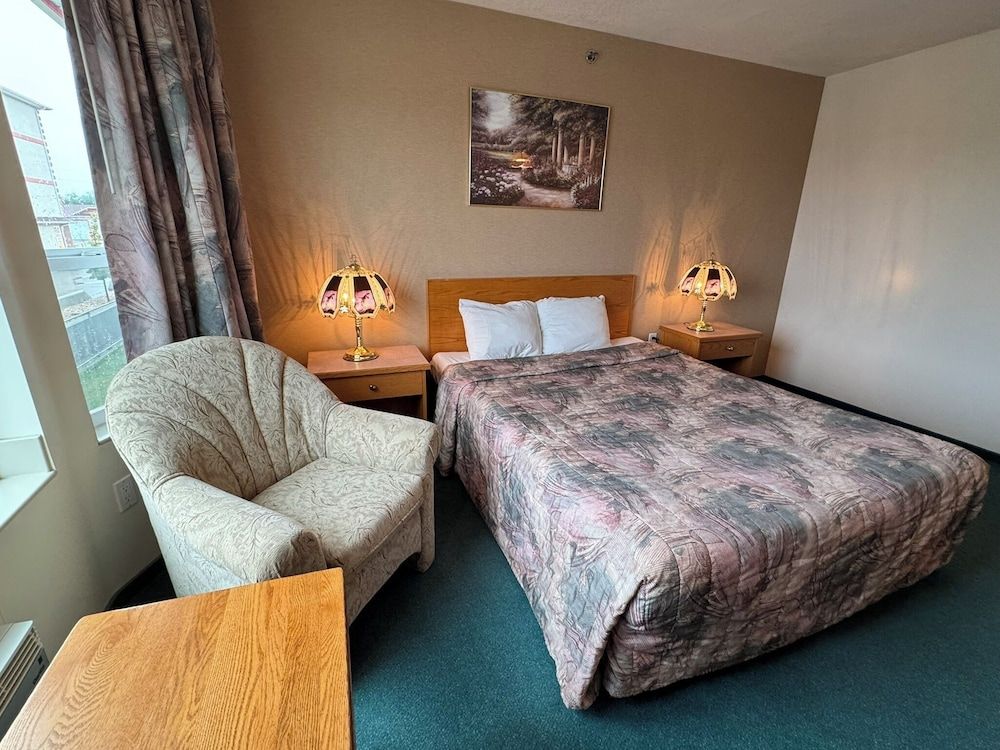 Western Budget Motel Whitecourt 3 Basic Room, 1 Queen Bed