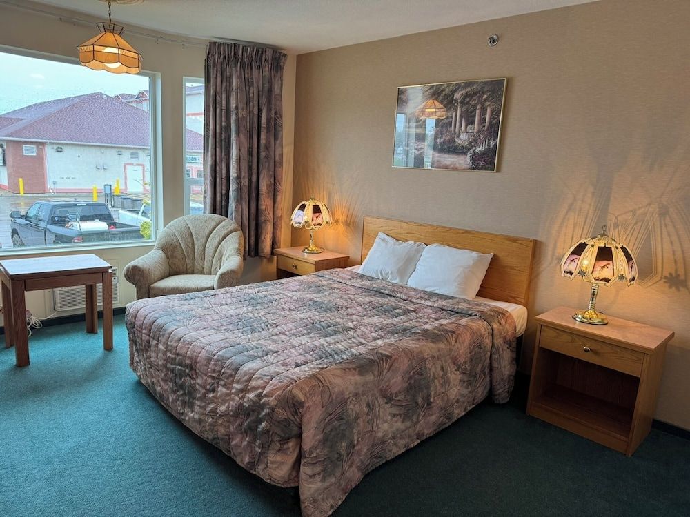 Western Budget Motel Whitecourt 3 Basic Room, 1 Queen Bed 3