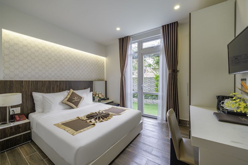 Minh Chien Hotel Deluxe Double Room 2