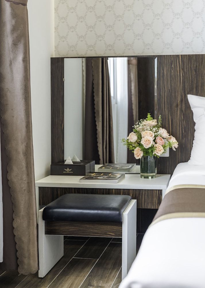 Minh Chien Hotel Deluxe Double Room 9