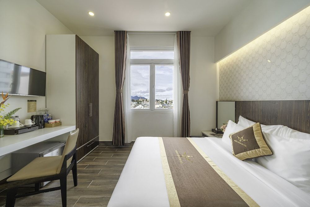 Minh Chien Hotel Deluxe Double Room 10