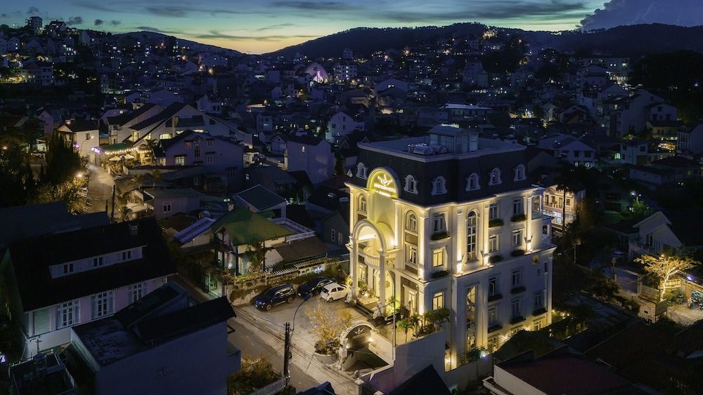 undefined Minh Chien Hotel 5