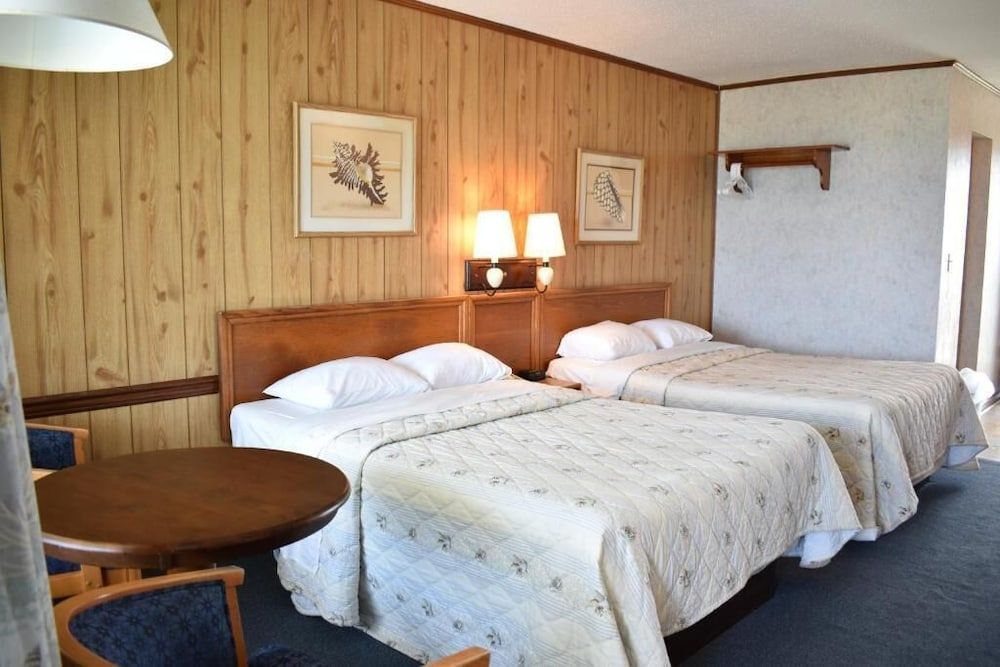 Blue Heron Motel Classic Double Room, Kitchenette, Ground Floor 3