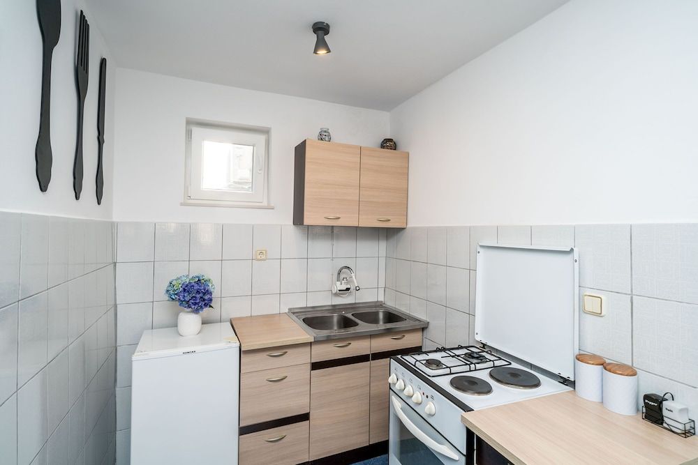 undefined Apartment & Rooms Alan 5