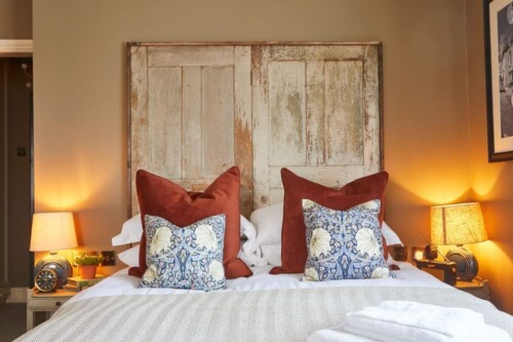 The Quarrymans Arms Large Double Room 2