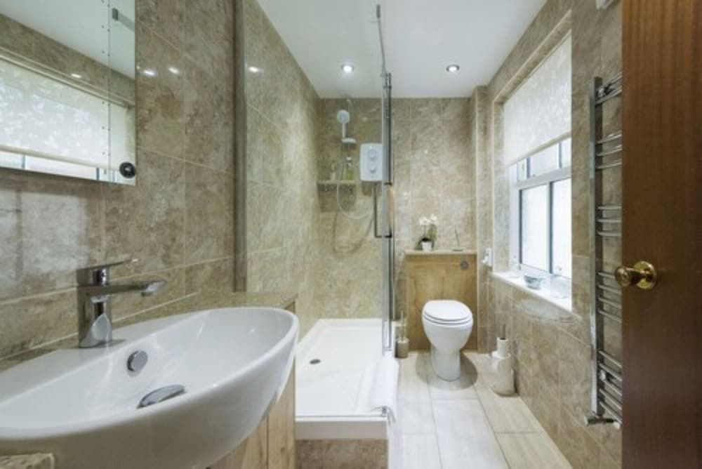 The Quarrymans Arms Large Double Room 8