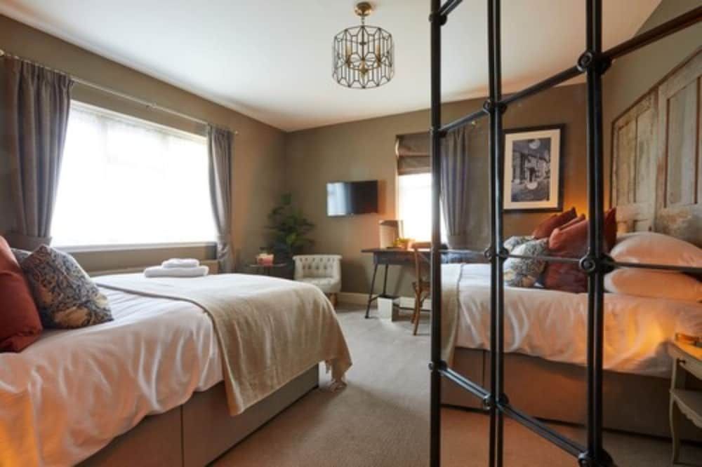 The Quarrymans Arms Large Double Room 3