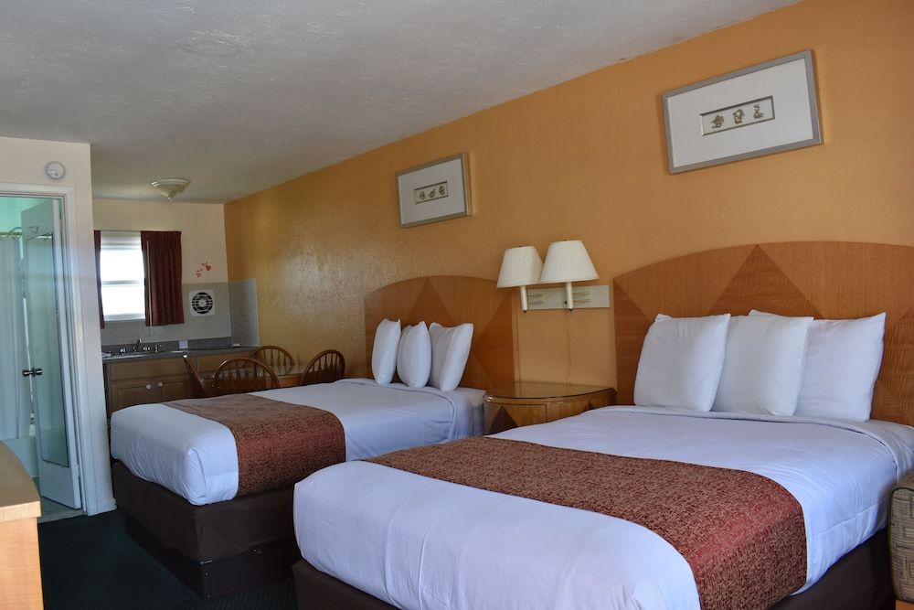 Deluxe Room with Two Full Beds and Kitchenette