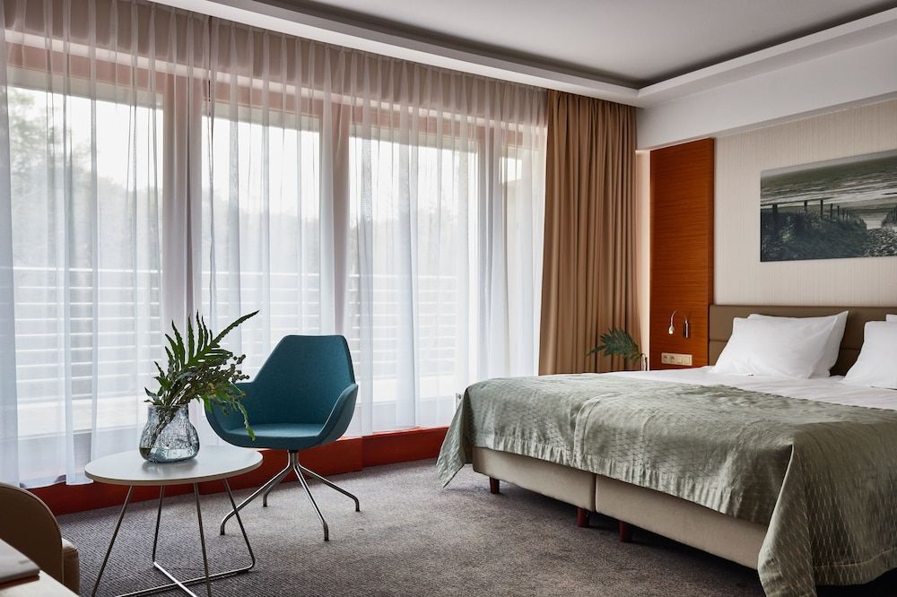 Dom Zdrojowy Resort & Spa - Destigo Hotels Family Double Room, Balcony