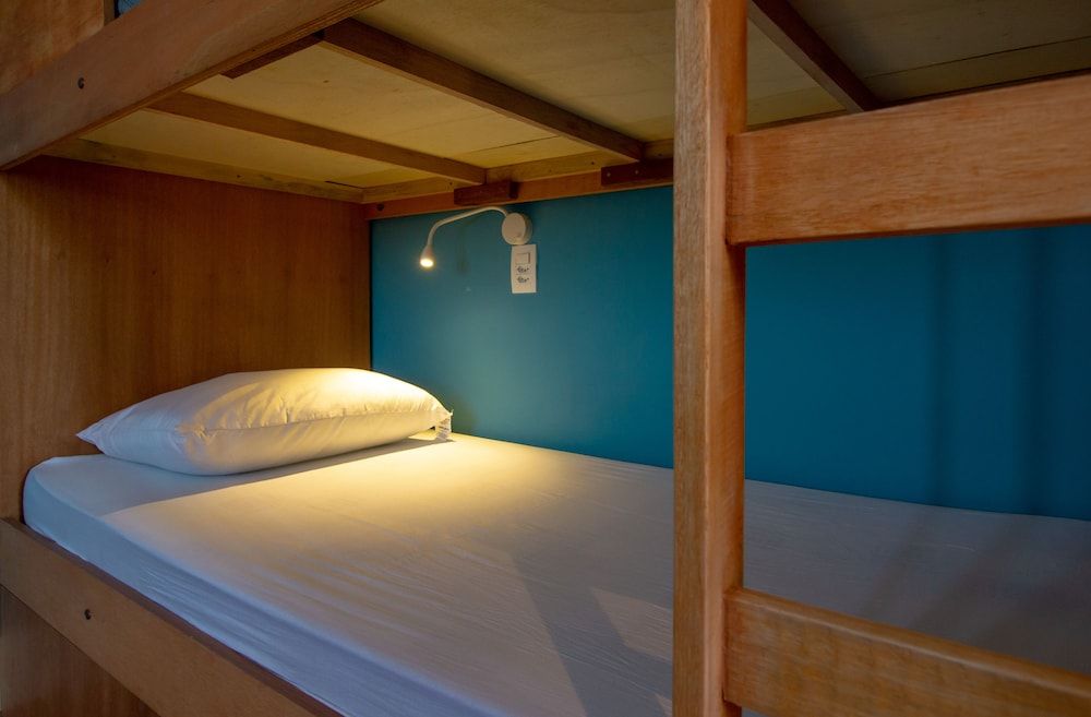Shared Dormitory, Women only, Shared Bathroom (Secreto)
