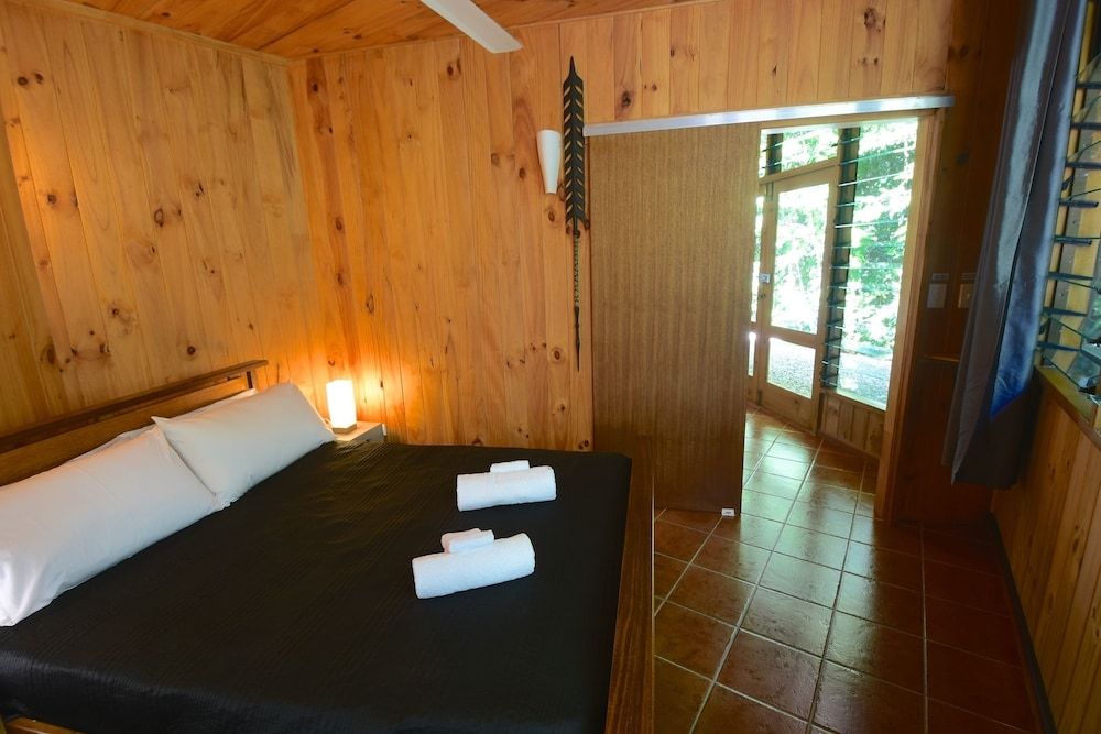 Panoramic House, 2 Queen, Mountain or River View