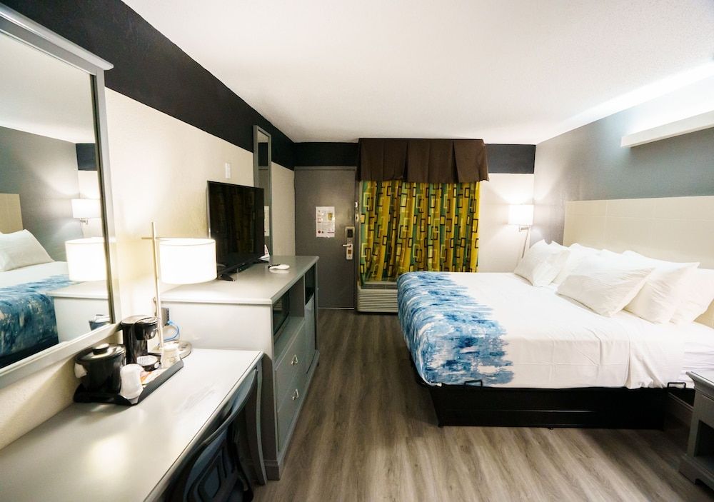 Lx Hotel, BW Signature Collection By Best Western Standard Single Room 7