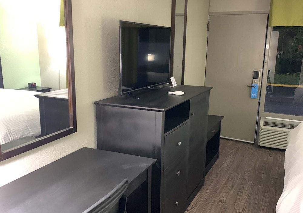 Lx Hotel, BW Signature Collection By Best Western Standard Single Room 19