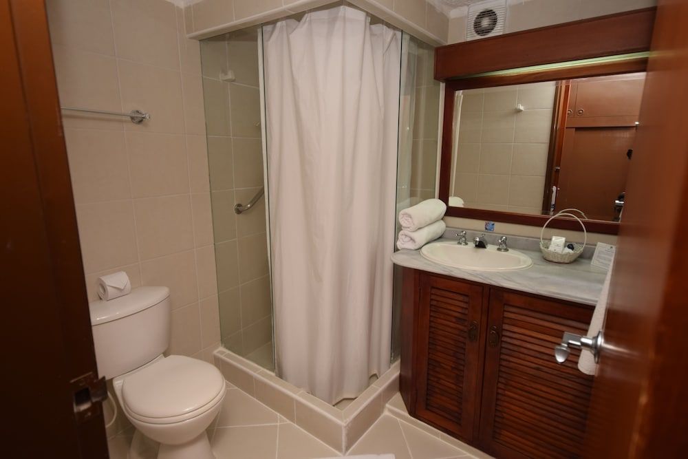 Suite, Lake View