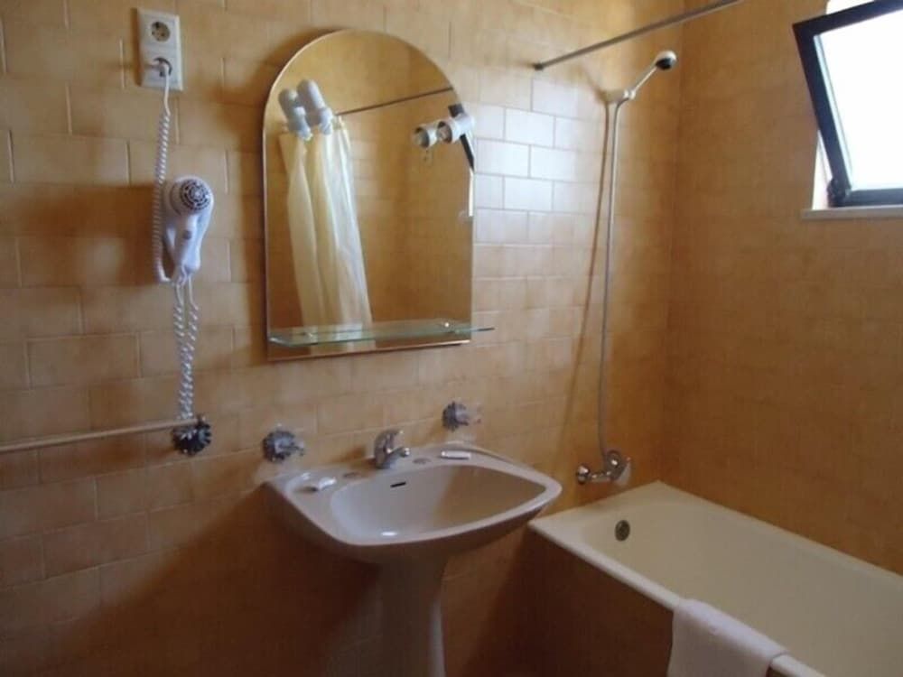 Torre Velha Standard Room 5