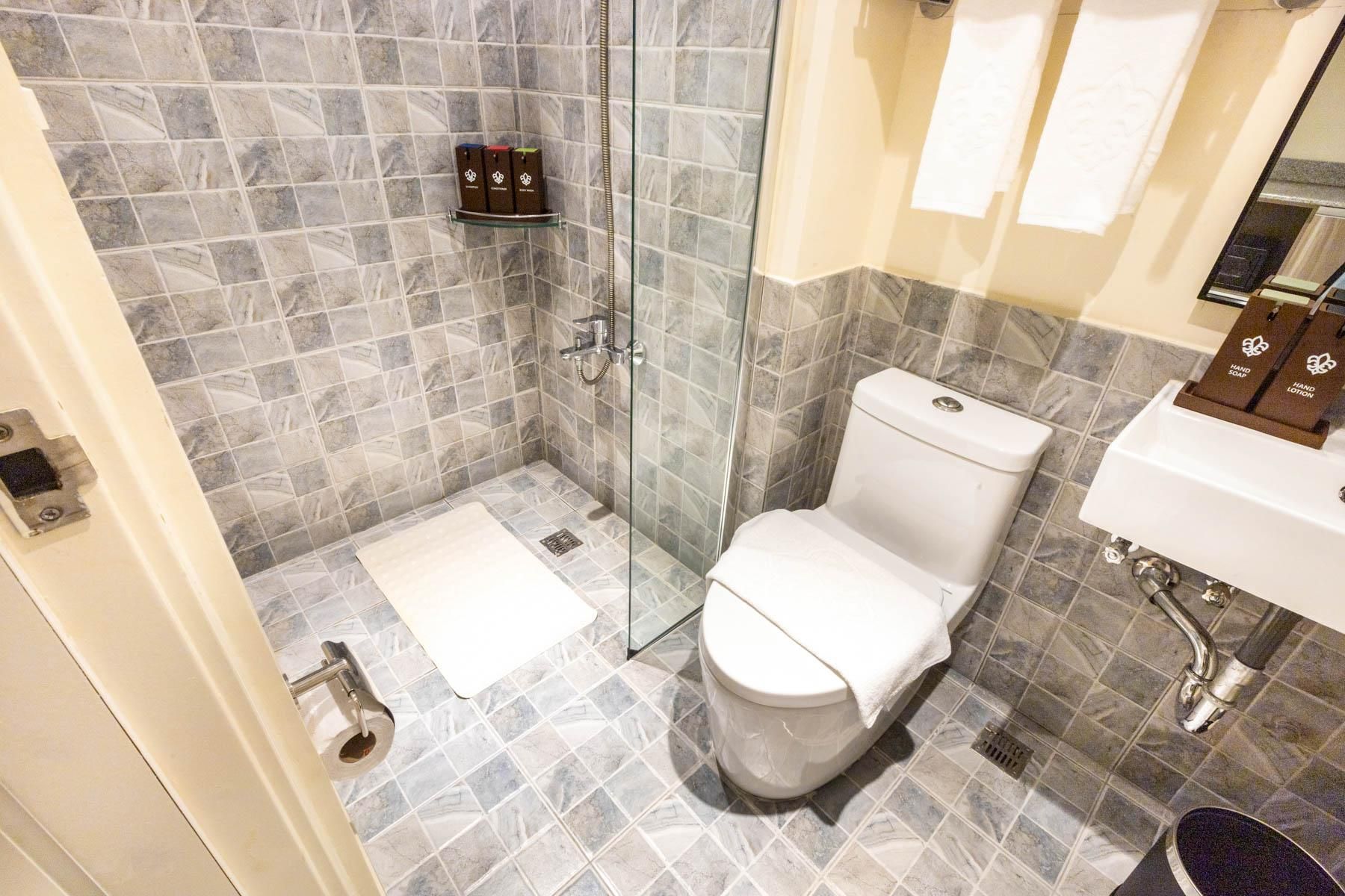 undefined The Noble Cebu 7