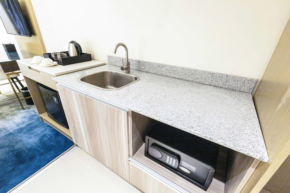 The Noble Cebu Standard Room 3